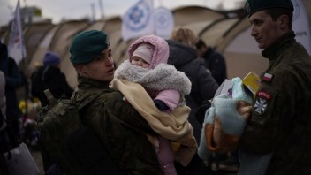 Z Ukrajiny utiekli už viac ako tri milióny ľudí, 90 percent z nich tvoria ženy a deti