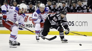 NHL: Tatar prispel k víťazstvu New Jersey. Dallas so Sekerom a Studeničom zdolal Edmonton