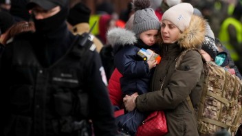 Nevinné obete vojny. Viac než polovica detskej populácie Ukrajiny prišla o svoj domov
