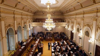 Poslanecká snemovňa schválila pôsobenie ďalších českých vojakov na Slovensku