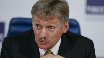 Zahraniční klienti budú nútení kupovať ruble pre platby za ruský plyn, oznámil Peskov