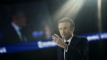 Francúzsko musí byť silné a nezávislé, uviedol Macron na predvolebnom zhromaždení