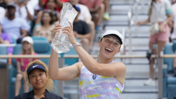Swiateková je novou tenisovou jednotkou. Na turnaji WTA v Miami obhájila už svoj šiesty titul