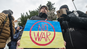 Rusi žijúci na Slovensku odsúdili vojnu. Protestovali v uliciach Bratislavy