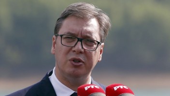 Vučič v srbských prezidentských voľbách obhájil funkciu. Získal takmer 60 percent hlasov