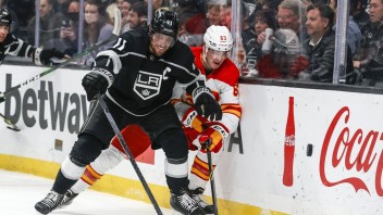 NHL: Calgary s Ružičkom uspelo na ľade Los Angeles, Tampe sa nedarilo