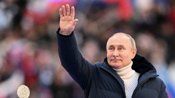 EÚ a Británia uvalili sankcie na Putinove dcéry. Rusko podľa Londýna mieri k najhlbšej ekonomickej recesii