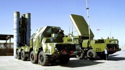 Slovensko darovalo Ukrajine systém obrany S-300, podľa Hegera tým do konfliktu nevstupujeme