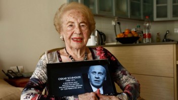 Vo veku 107 rokov zomrela Mimi Reinhardová, ktorá napísala na stroji Schindlerov zoznam