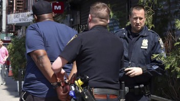 Muža podozrivého z útoku v newyorskom metre obvinili z terorizmu, oznámili americké úrady
