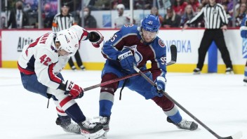 NHL: Víťazná séria Colorada sa skončila, New Jersey s Tatarom uspelo na ľade Vegas