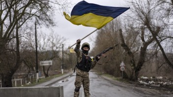 Británia chce dať Ukrajine protilodné strely, USA už poslali húfnice a vrtuľníky