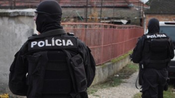 Slovensko vyšle na Ukrajinu policajných špecialistov a lekárov. Pomôžu preveriť vojnové zločiny