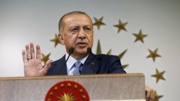 Nastal čas. Turecký prezident Erdogan chce dohodnúť stretnutie Putina a Zelenského