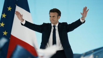 Macron sa uchádza o svoj druhý prezidentský mandát. Francúzom ponúka stabilitu
