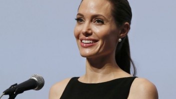 Angelina Jolie bola videná v kaviarni v ukrajinskom meste Ľvov