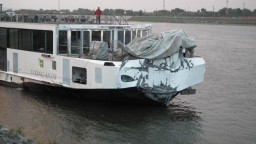 Na Dunaji havarovala výletná loď. V nemocnici skončilo niekoľko ľudí