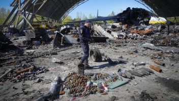 ONLINE: Z Azovstaľu zachránili vyše 300 civilistov. Ruská armáda zápasí s nedostatkom rakiet