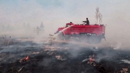 Požiare na Sibíri sa nedarí uhasiť. Rusom chýbajú vojenské lietadlá, ktoré nasadili na Ukrajine