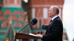 Západné sankcie proti Rusku vyvolávajú celosvetovú ekonomickú krízu, povedal Putin