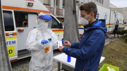Testy odhalili 49 nakazených, pribudlo aj deväť úmrtí na koronavírus