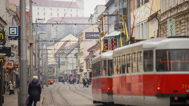 Bratislava ponúka najviac voľných pozícií z celého Slovenska, rozdiely v platoch sú výrazné