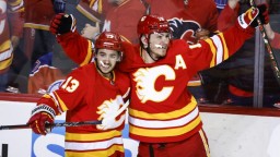 NHL: Hokejisti Caroliny a Calgary vyhrali v úvodných zápasoch konferenčného semifinále