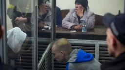 Ukrajinská prokuratúra žiada pre ruského vojaka doživotný trest. Manželka obete ho chce vymeniť za vojakov z Mariupoľa