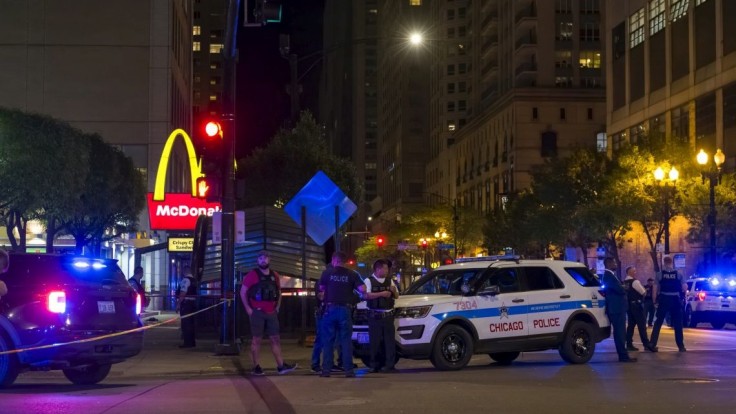 Streľba v Chicagu si vyžiadala dve obete, ďalších osem ľudí je zranených