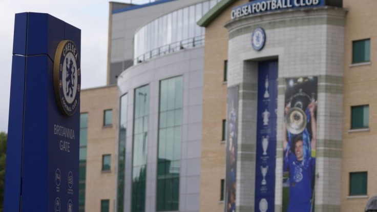 Britská vláda schválila kúpu klubu Chelsea konzorciom Todda Boehlyho