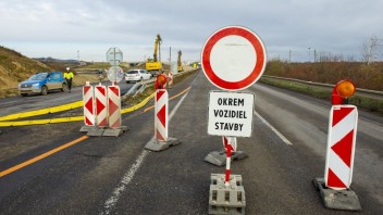 Na výstavbu diaľnice D1 doplácajú ďalší subdodávatelia, padli prvé trestné oznámenia