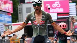 De Bondt vyhral po úniku 18. etapu Giro d