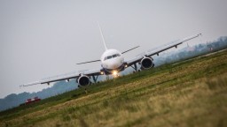 Čína zakázala prelety a pristávanie ruským lietadlám Boeing a Airbus