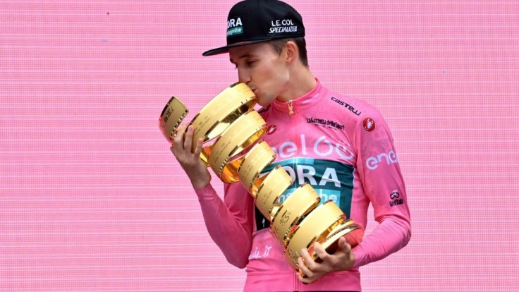 Austrálčan Hindley sa stal víťazom Giro d&#039;Italia. Carapaz zaznamenal desiaty najrýchlejší čas