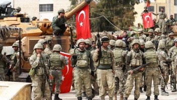 Turecko nepotrebuje povolenie USA na spustenie novej ofenzívy v Sýrii, povedal Erdogan
