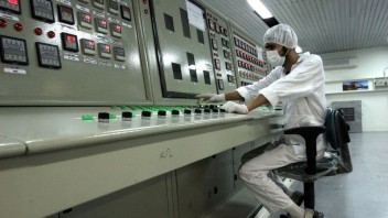 Západ sa obáva, že Irán sa usiluje o výrobu jadrovej bomby. Zásoby obohateného uránu sa zvýšili