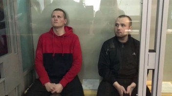 Dvaja ruskí vojaci si vypočuli svoj trest. Za ostreľovanie obcí na Ukrajine idú do väzenia