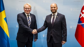 Naď sa stretol so švédskym ministrom obrany, rokovali aj o projektoch v rámci NATO