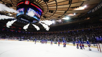 NHL: Hokejisti New Yorku Rangers sa vo finále  ujali vedenia, zdolali Tampu