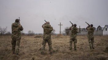 Na Ukrajine zahynuli štyria zahraniční vojaci. Pochádzali z Nemecka, Holandska, Austrálie a Francúzska