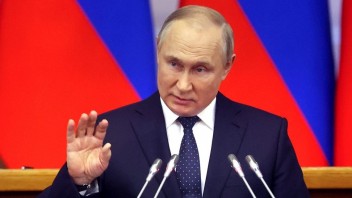 Putin nariadil vláde, aby vypracovala nové rozpočtové pravidlá. Chce chrániť ruskú ekonomiku