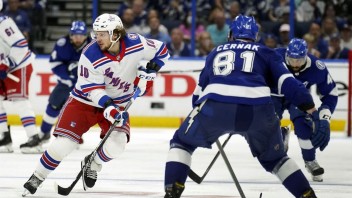 NHL: Tampa Bay vyrovnala stav finálovej série, nastúpil aj Erik Černák