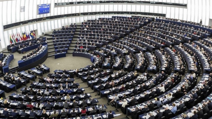 Europoslanci kritizujú finančný balík pre Poľsko, rozhodnutie bolo unáhlené