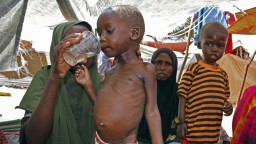 Somálsko zmietajú viaceré problémy, počet ľudí čeliacich hladu sa dramaticky zvýšil
