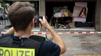 Muž, ktorý v Berlíne vrazil autom do ľudí, konal zrejme v amoku a mal psychické problémy