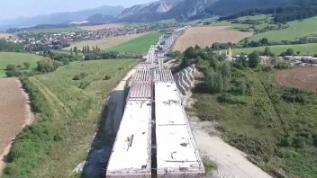 Subdodávatelia z tunela Višňové pripravujú cestnú blokádu. O konkrétnom riešení nikto nechce hovoriť