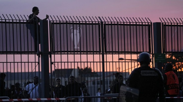 Šéf parížskej polície priznal, že počas finálového zápasu Ligy majstrov zlyhali