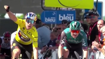 Van Aert vyhral 5. etapu Critérium du Dauphiné, belgický cyklista v cieľovom špurte zdolal svojho krajana