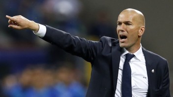 Zinedine Zidane by sa mal stať novým trénerom PSG, tvrdia francúzske médiá