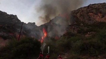Španielsko začína s evakuáciami. Požiar zničil tisíce hektárov územia v pohorí Sierra de la Culebra